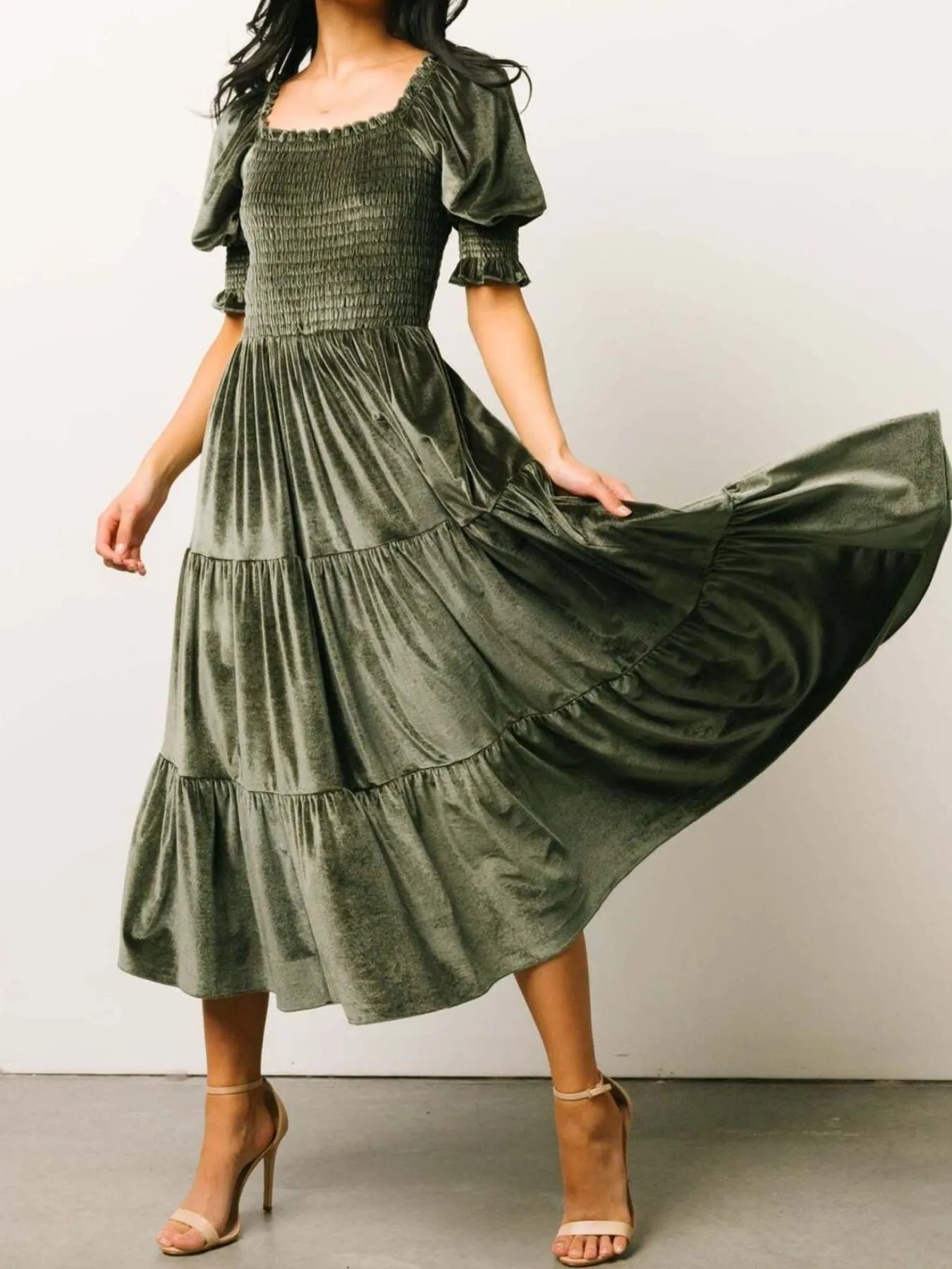 Smocked Half Sleeve Tiered Midi Dress 042d68c9-211e-46f3-9b90-811dcd6616cd-Max-Origin