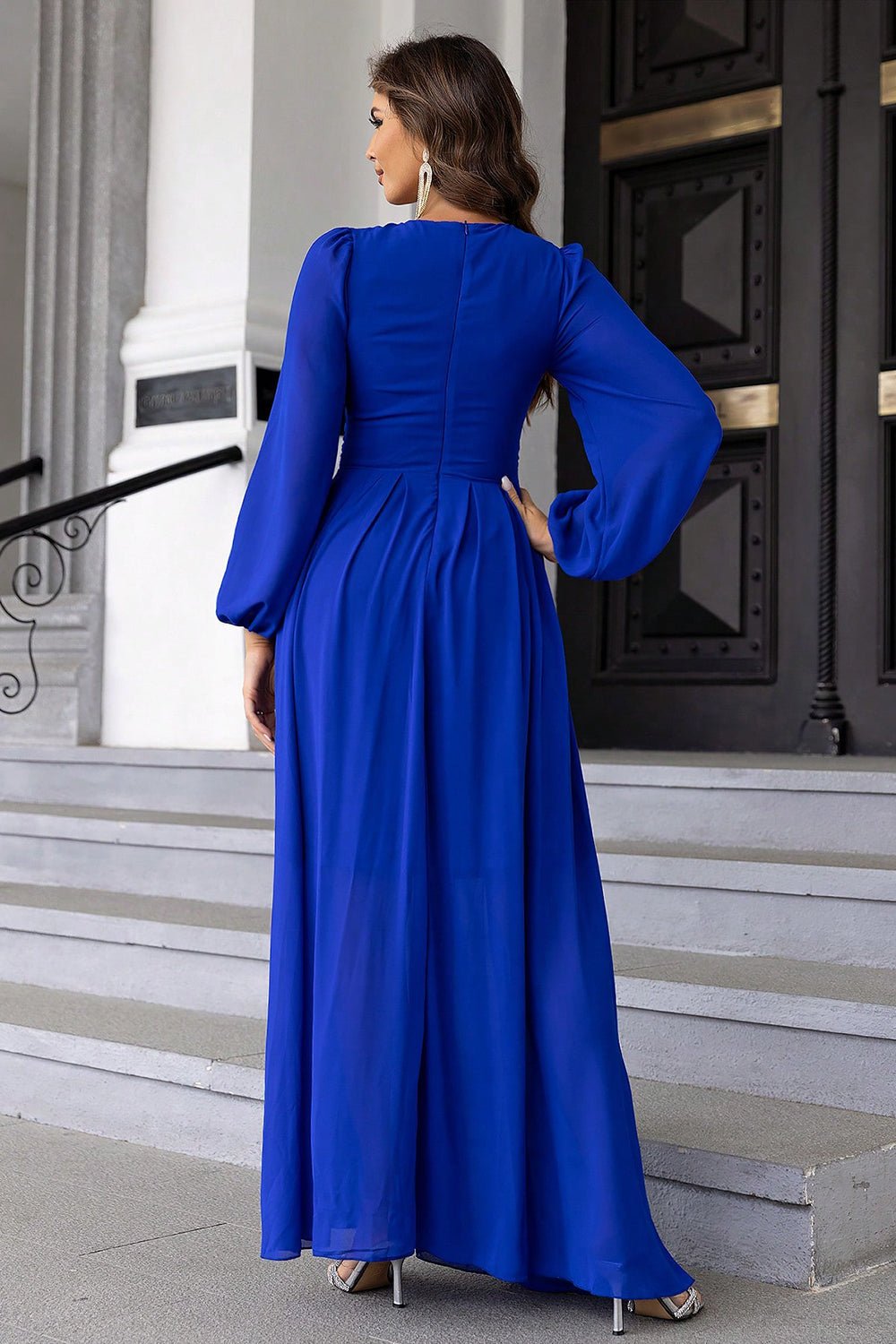 Twist Front Cutout Long Sleeve Dress 1688c3f1324f4c2497ff04ec4ab43b25-Max