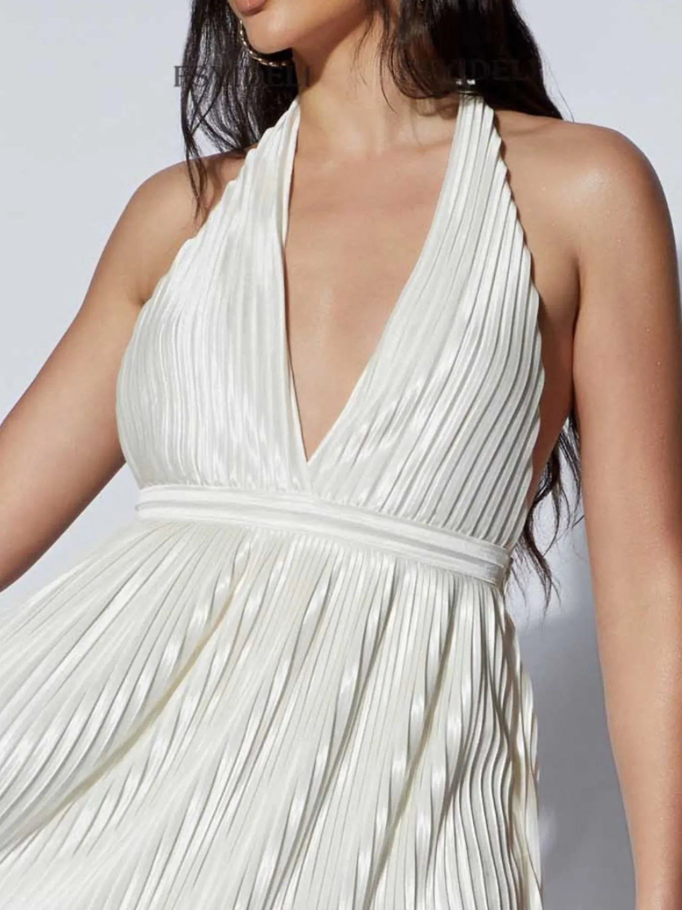 Pleated Halter Neck Mini Dress 10b0fd3f-641c-49dc-8ac6-988da83beb94-Max-Origin