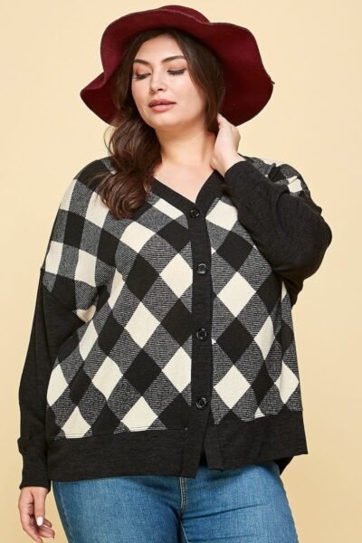 Plus Size Buffalo Plaid Cardigan oversized knit cardigan in off-white and black with button-up front – cozy winter outfit for women 1XL to 3XL