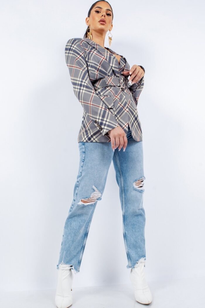 Oversized blazer with belt