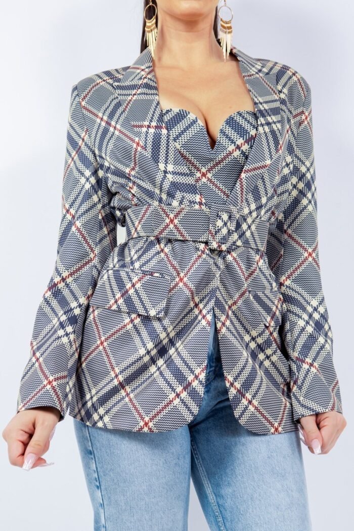 Oversized blazer with belt