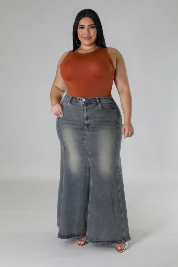 High-waisted stretch skirt