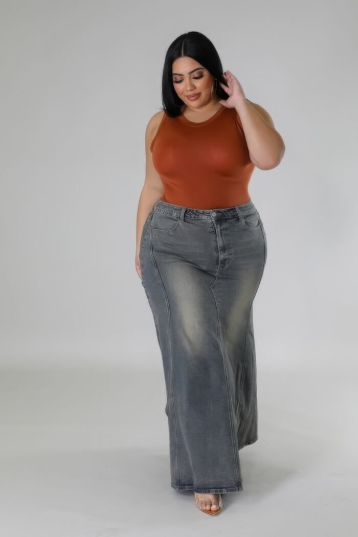 High-waisted stretch skirt