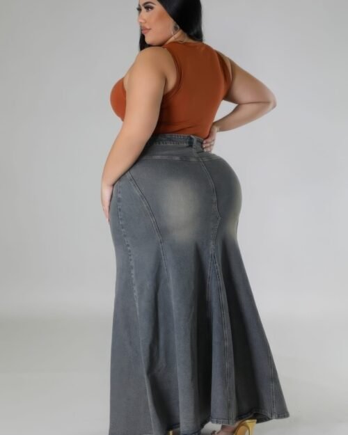 high-waisted stretch skirt