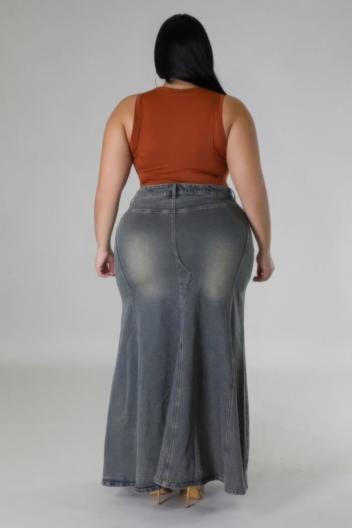 High-waisted stretch skirt