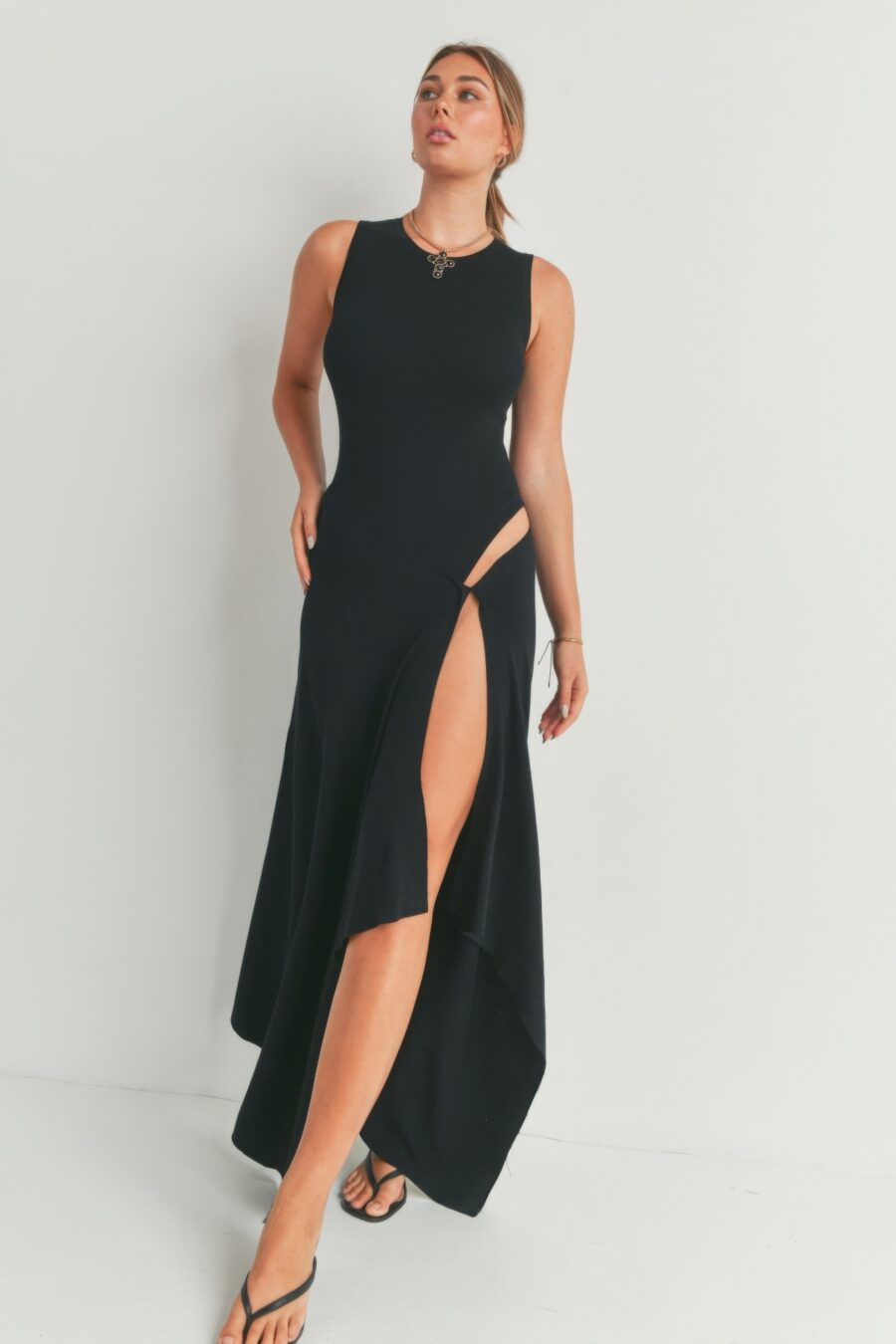 Maxi dress with slit