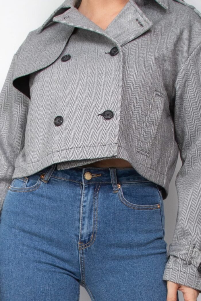 Notch buckled sleeve crop trench coat