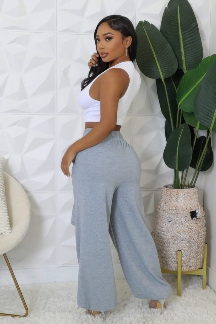 High-waisted stretch pants