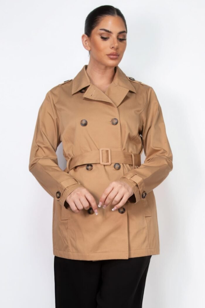 Belted coat double-breasted closure