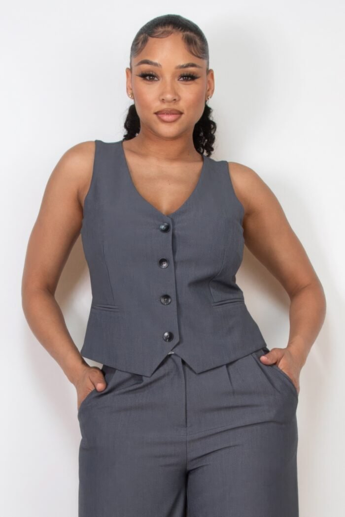 Buttoned solid v-neck vest top