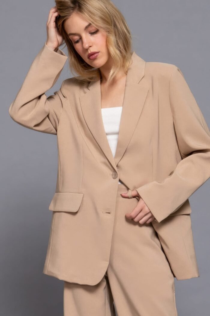 Elegant women's long sleeve blazer for office wear