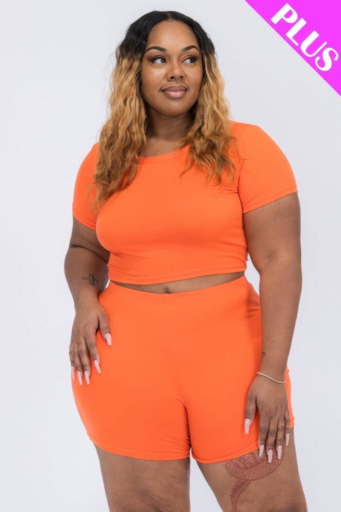 Plus size short sleeve crop top & shorts set - image 10