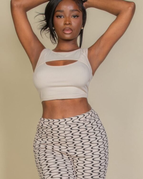 Slim fit ribbed cut out crop top in black for women