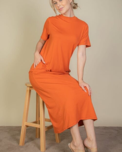 soft and stretchy side pocket tee dress in mango