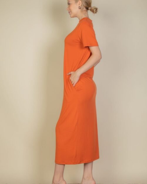 soft and stretchy side pocket tee dress in mango