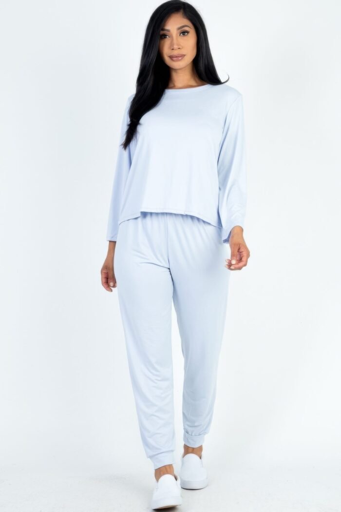 Solid sweatshirt and joggers set