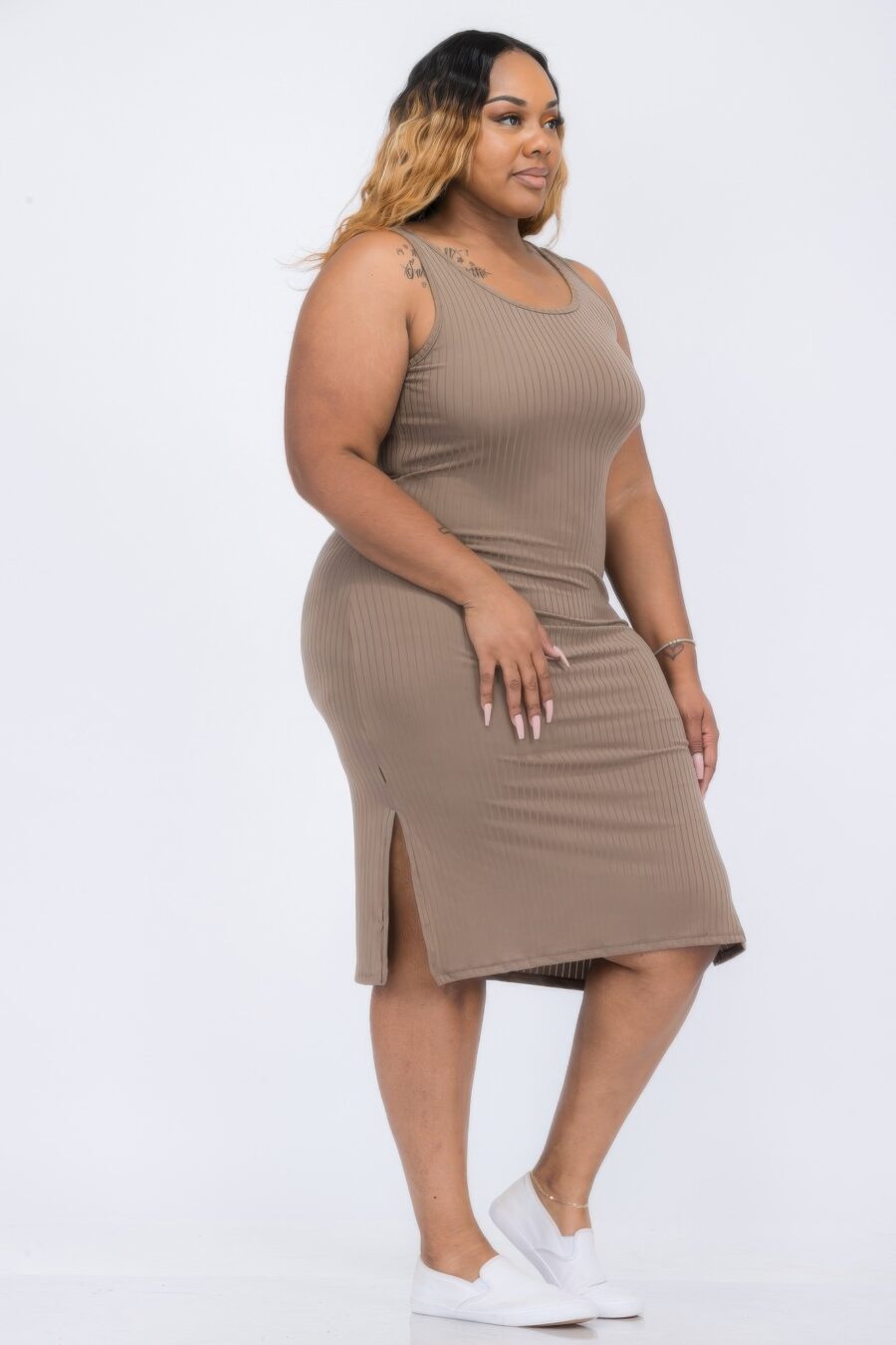 Plus size ribbed side slit tank midi dress