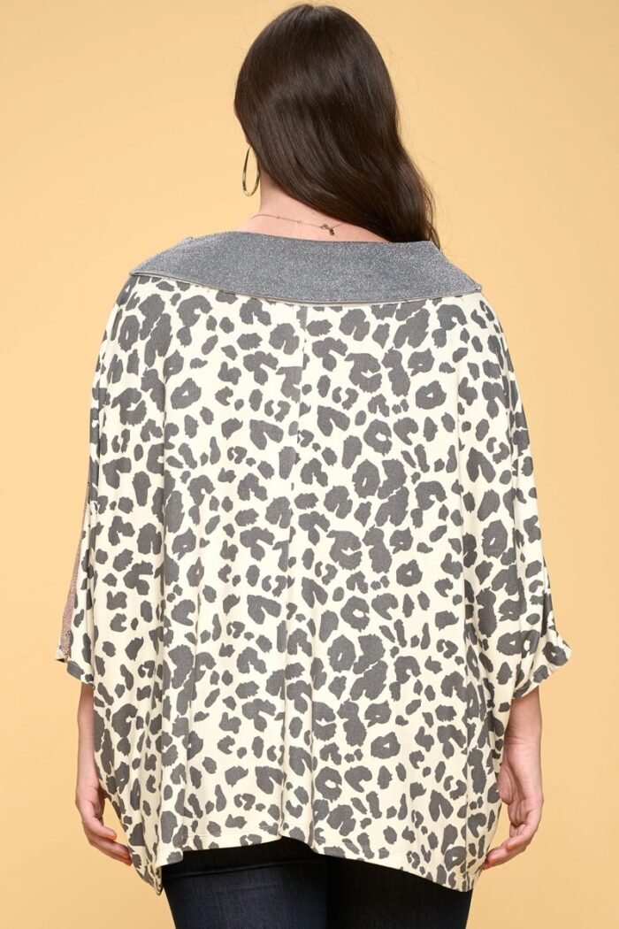 Multi print oversized v-neckline - image 3