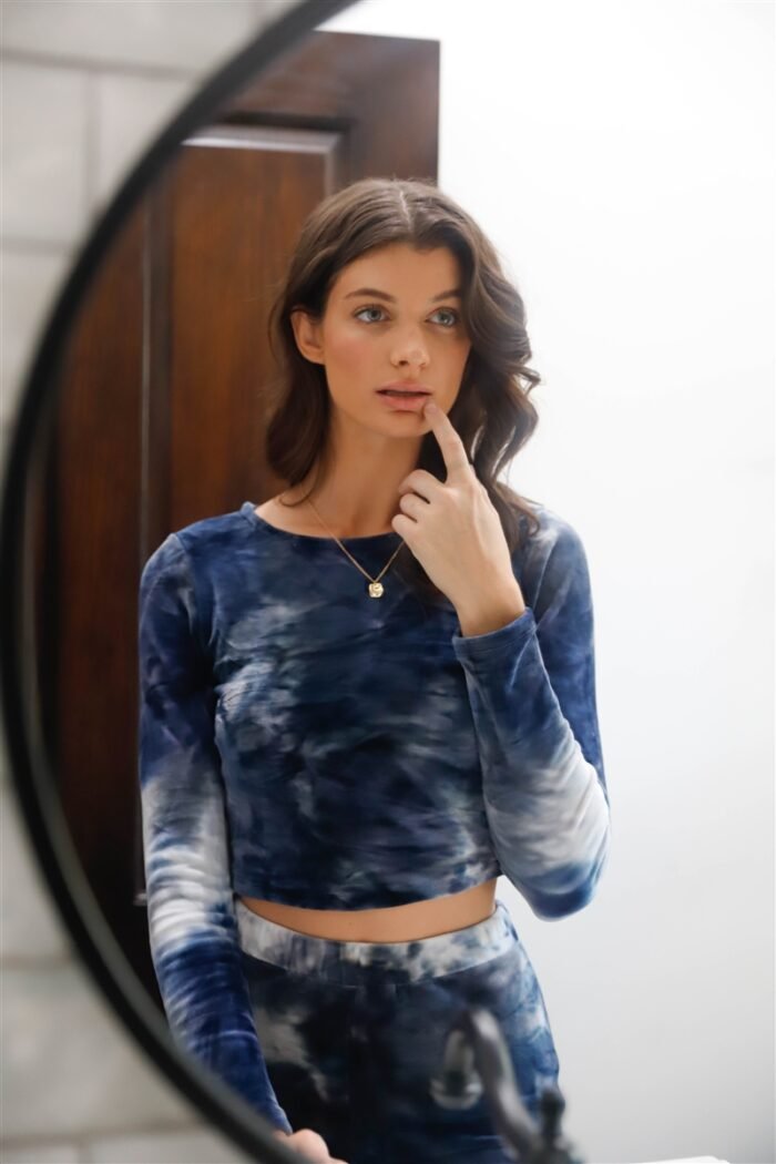Multicolor tie-dye velvet cropped long sleeve top & bike shorts set