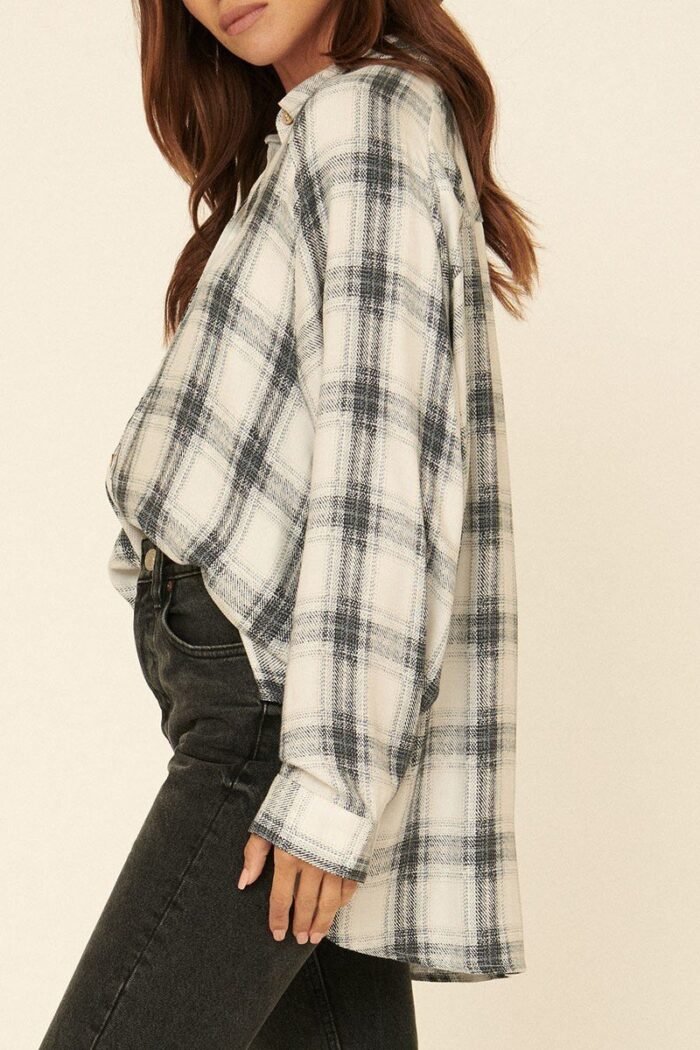 Oversized loose fit plaid shirt