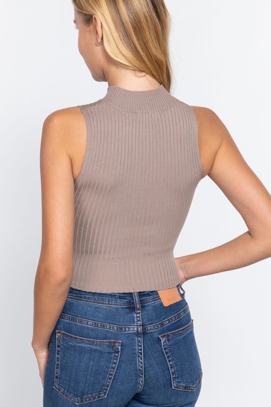 Sleeveless rib sweater top w/zipper