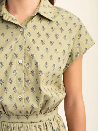 Printed drop shoulder cropped shirt Printed drop shoulder cropped shirt