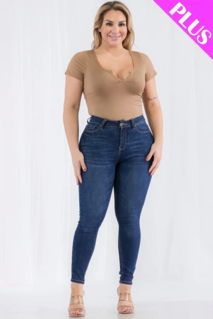 Plus size casual split neck solid short sleeve bodysuit