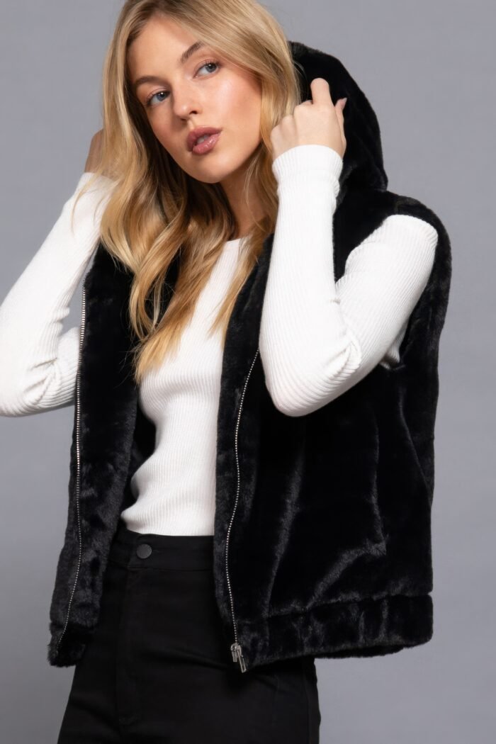 Hoodie faux fur vest - image 10