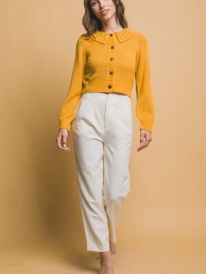 Short collard sweater