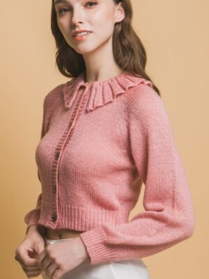 Short collard sweater