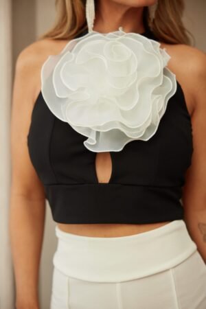 Flower Detailed Fashion Crop Top Flower Detailed Fashion Crop Top