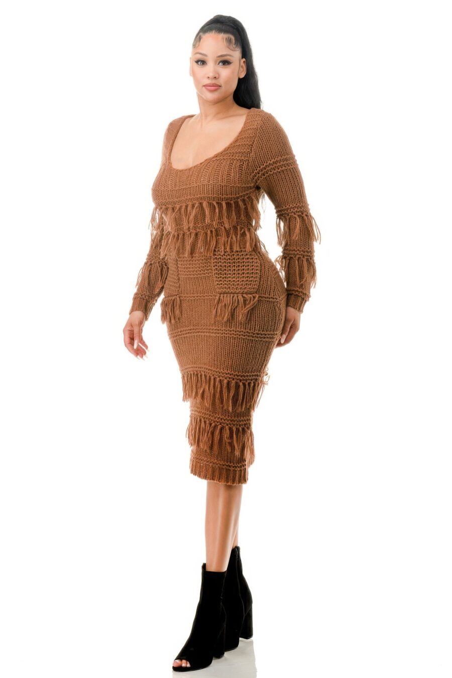 Knit long sleeve fringe dress