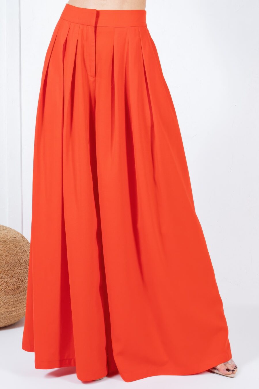 Large hem wide leg pleated solid pants