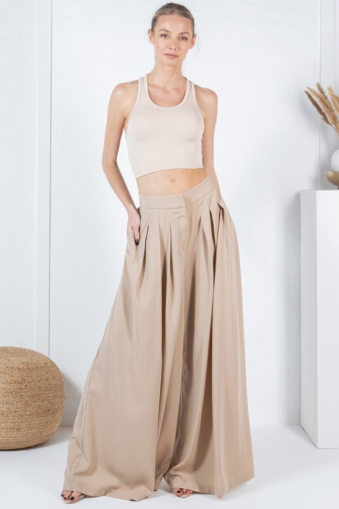 Large hem wide leg pleated solid pants - image 9