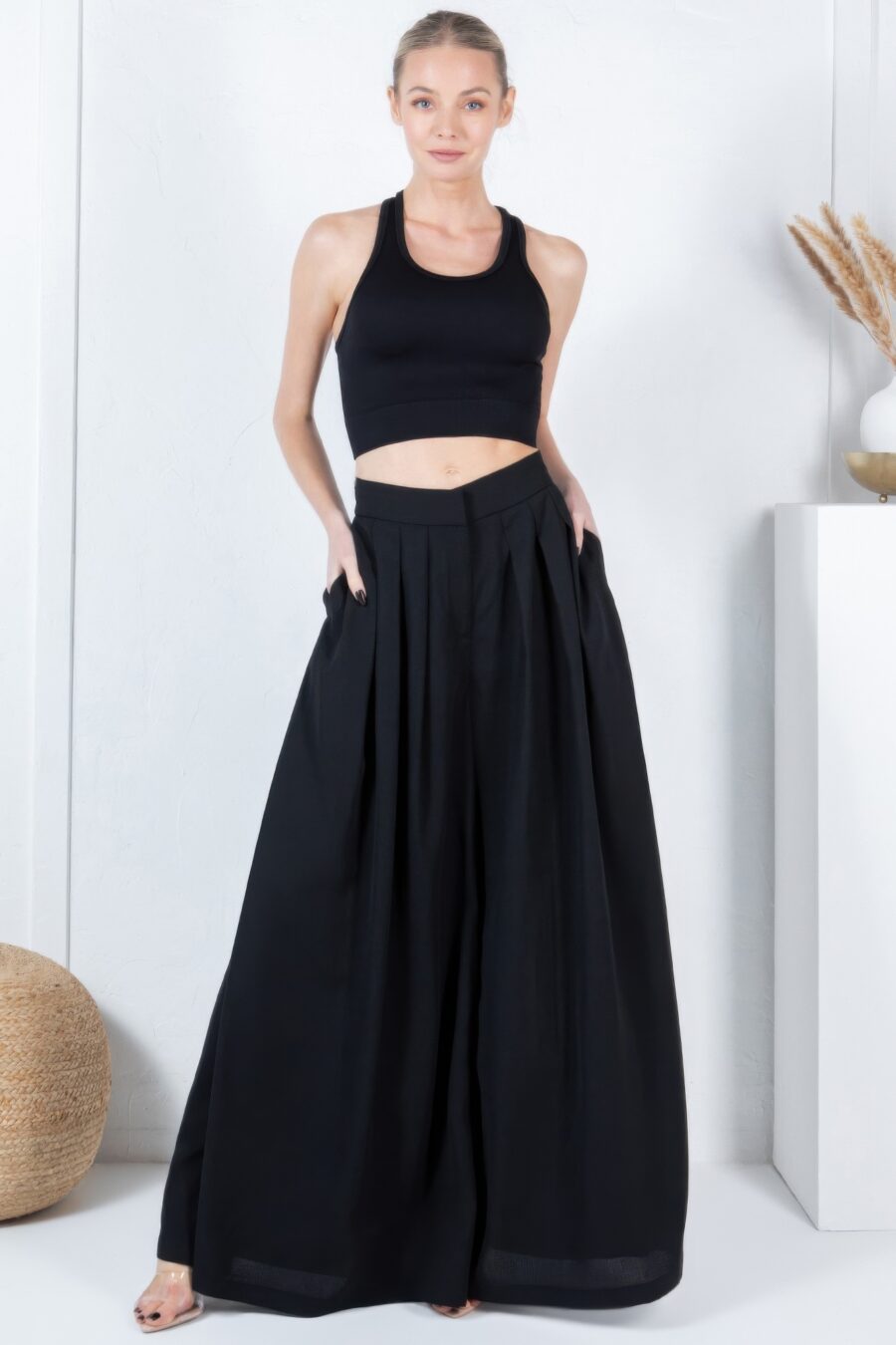 Large hem wide leg pleated solid pants