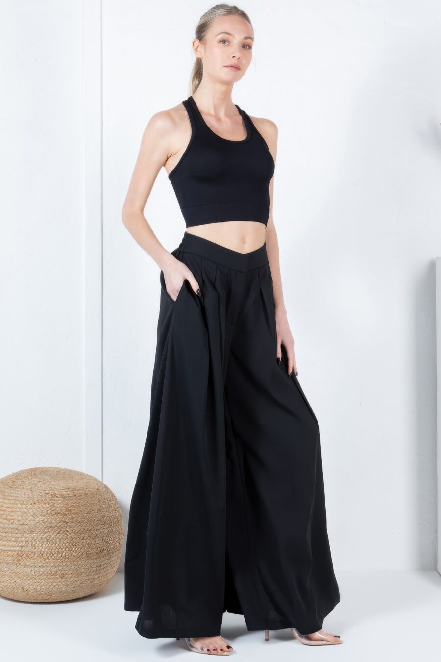 Large hem wide leg pleated solid pants