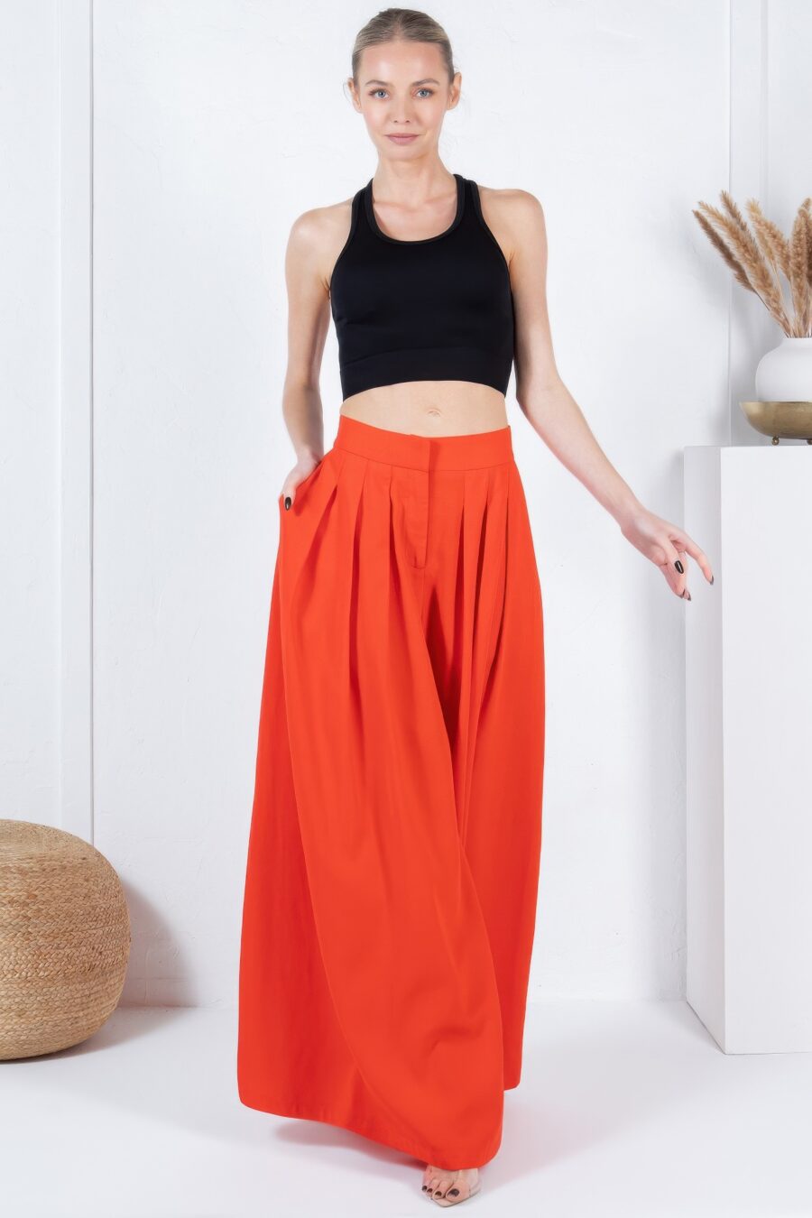 Large hem wide leg pleated solid pants