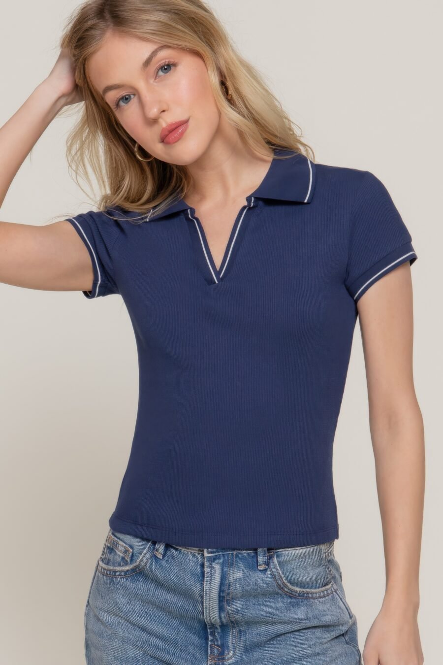 Short slv line detail polo rib knit top