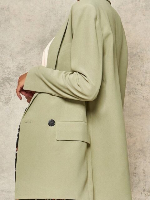 A Solid Woven Blazer Jacket