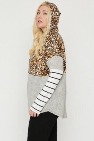 Plus Size Color Block Hoodie Featuring A Cheetah Print Plus Size Color Block Hoodie Featuring A Cheetah Print