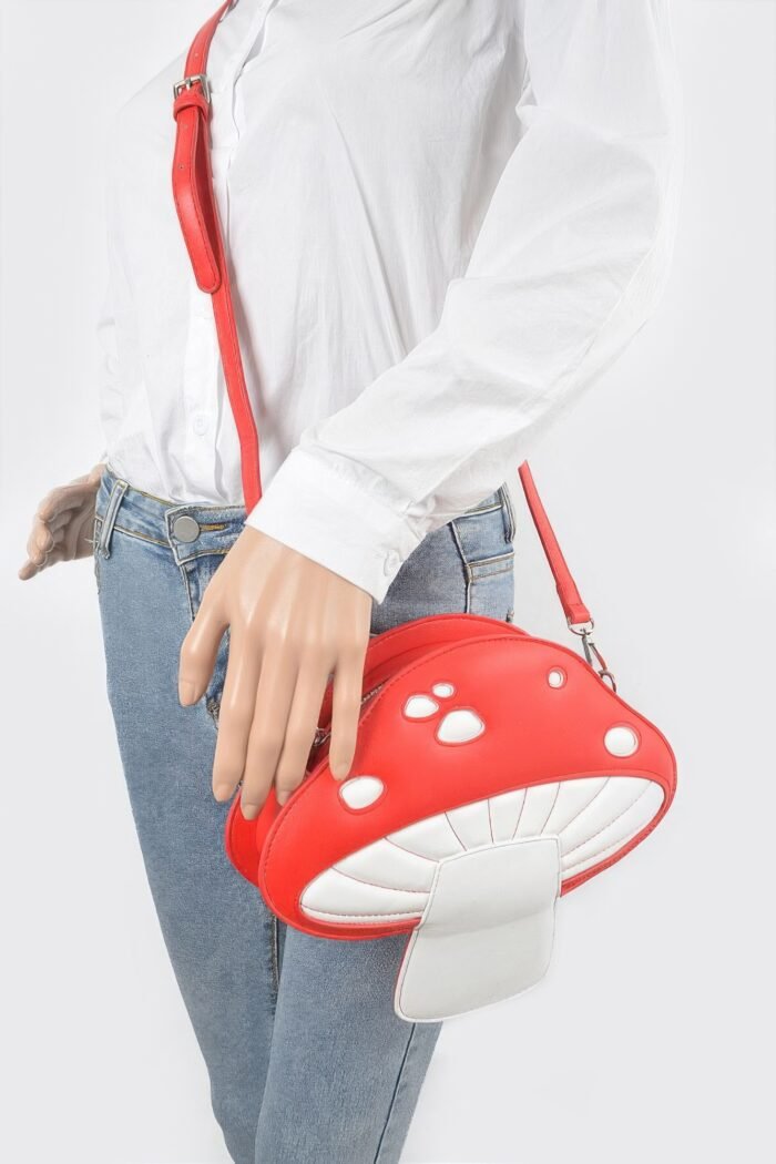Creative mushroom clutch