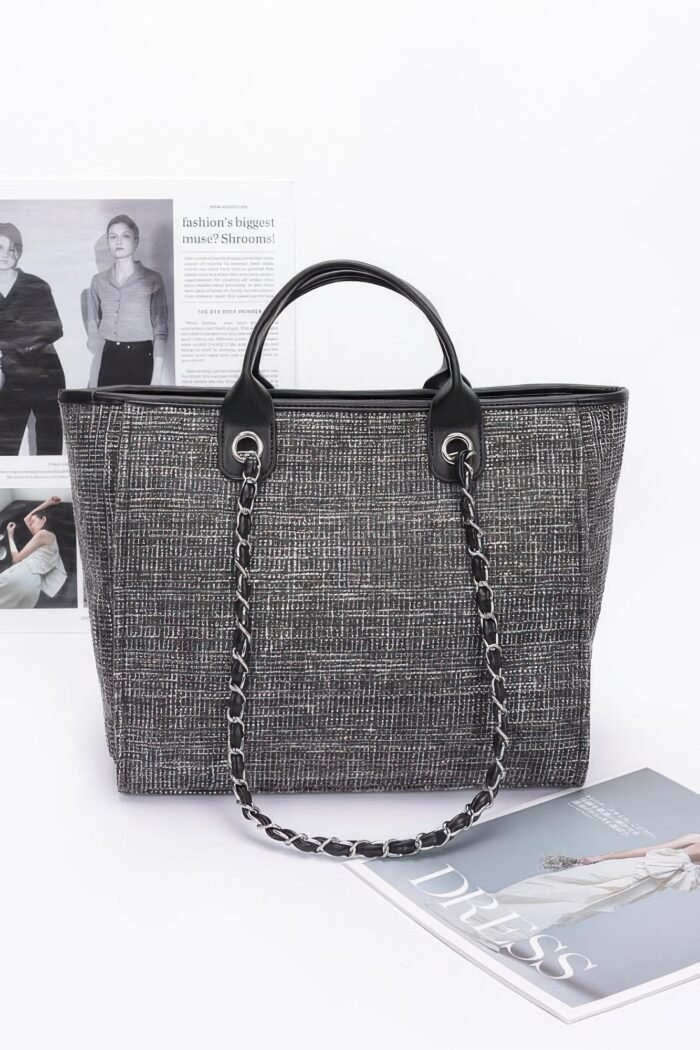 Simple daily shoulder strap tote bag