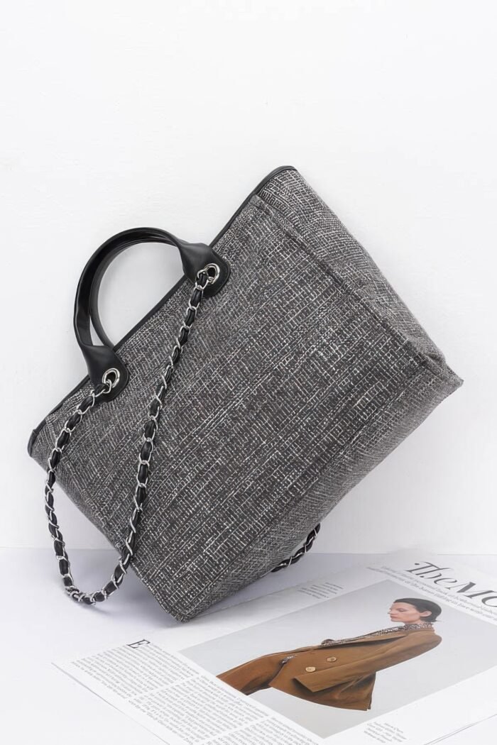 Simple daily shoulder strap tote bag