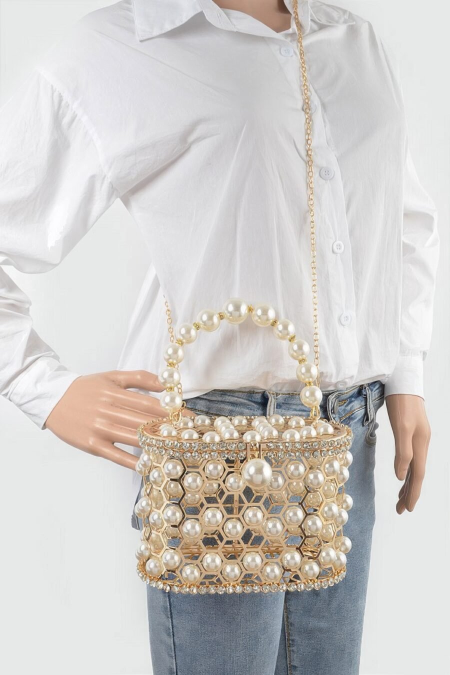 Faux pearl mesh party clutch - image 4