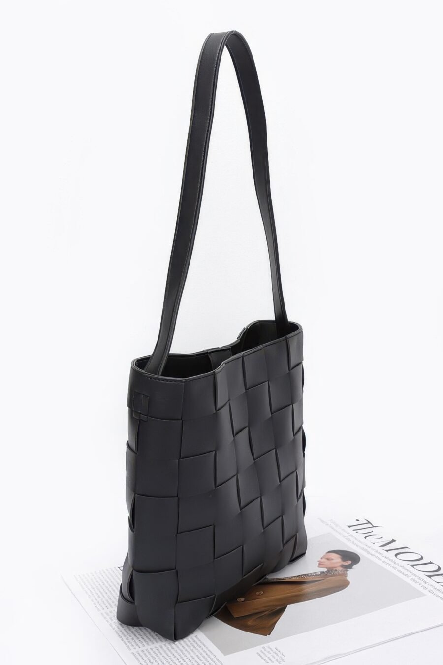 Faux leather braided shoulder bag w pouch - image 5