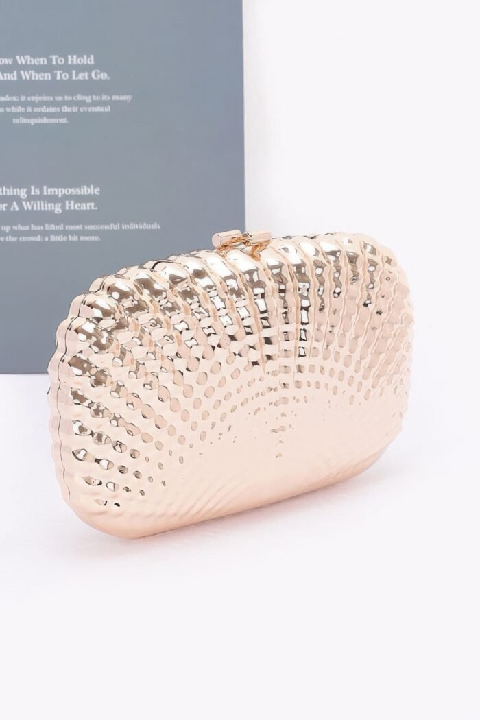 Metal case clutch
