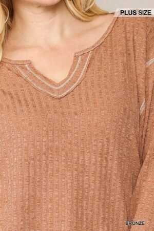 Two-tone Ribbed Tunic Top With Side Slits Two-tone Ribbed Tunic Top With Side Slits