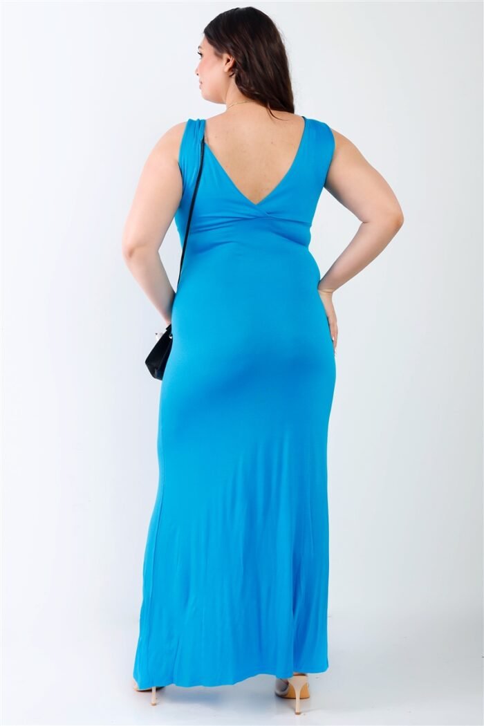 Plus v-neck sleeveless maxi dress