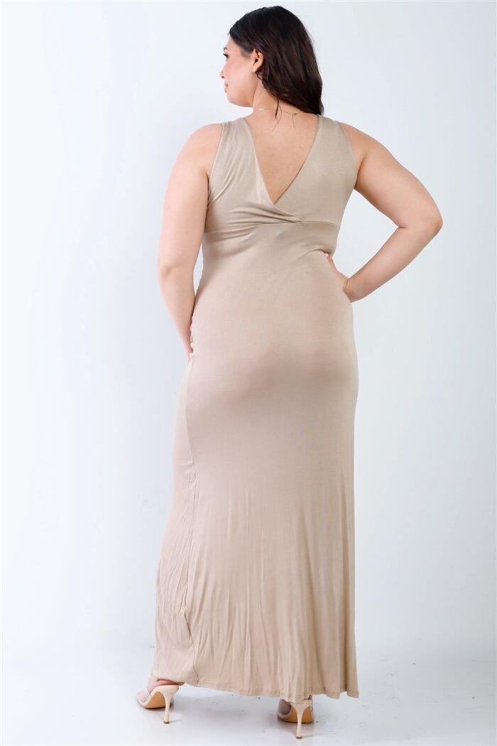 Plus v-neck sleeveless maxi dress